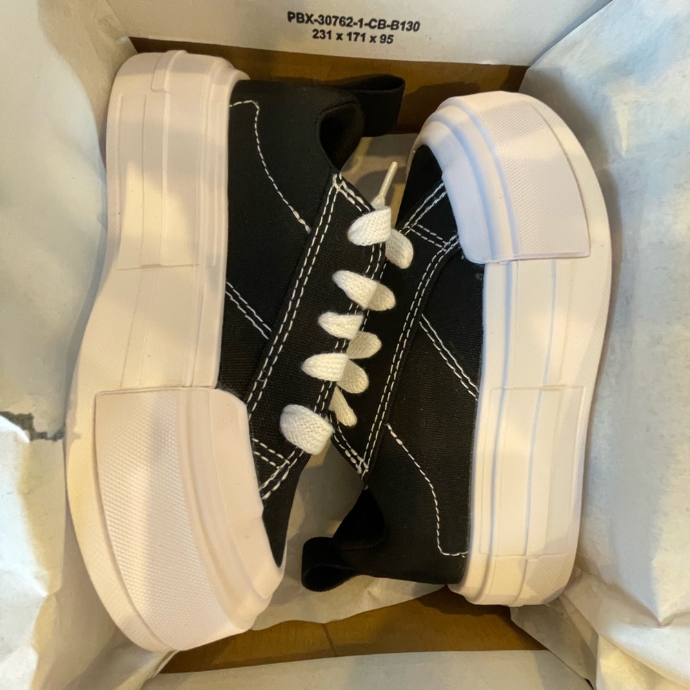 Chuck Taylor All Star Cruise Shoes - Youth/Kids Size 10.5 (Black); NWT